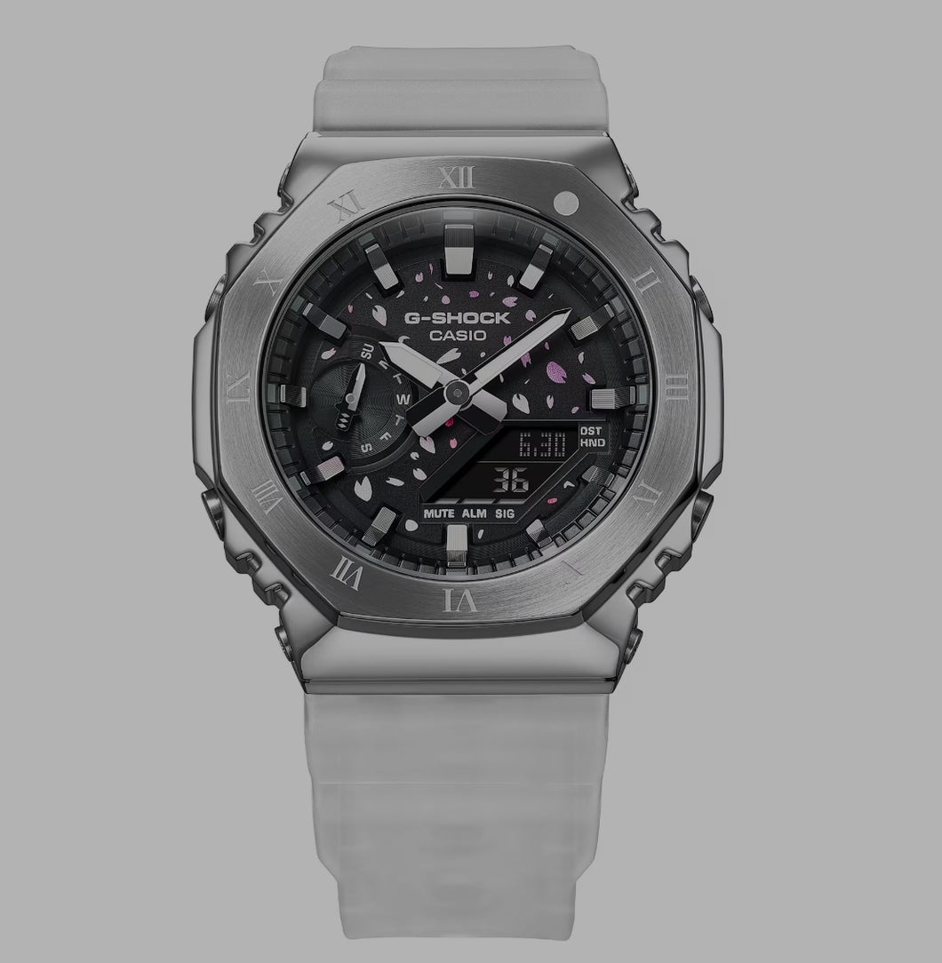 Casio  x One Ok Rock 
GM-2100TTTR-8A